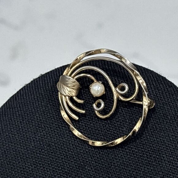 Vintage Gold Filled Brooch Pearl Leaf Swirl Signed - Picture 5 of 12
